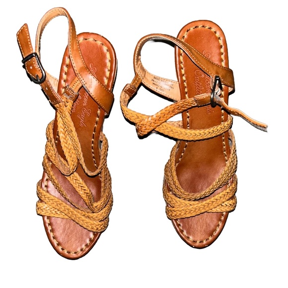 American Eagle Tan Strappy Platform Wedge High Heel Sandals Size 8 - Picture 3 of 5